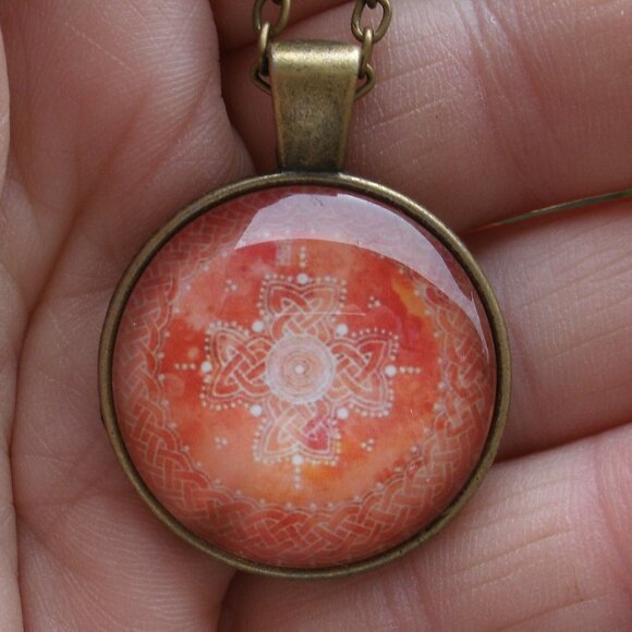 Celtic 4 Directions Knotwork Glass Cabochon Pendant Necklace - Picture 2 of 14